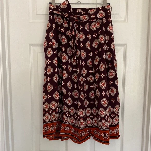 NWT TALBOTS PETITES VISCOSE FIT AND FLARE MIDI SKIRT 0P - Picture 4 of 6